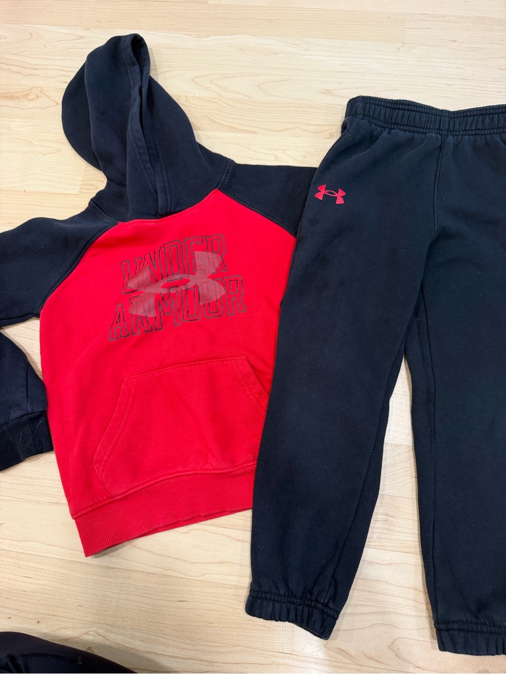 Under Armour Kids Red & Black Hoodie and Joggers Set